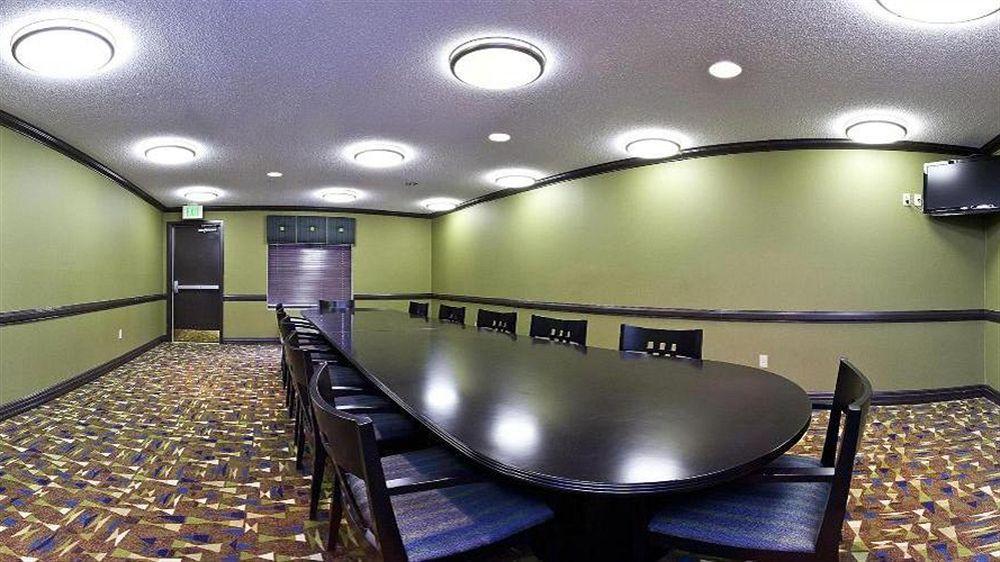 Holiday Inn Express Hotel & Suites Madison By Ihg Eksteriør bilde