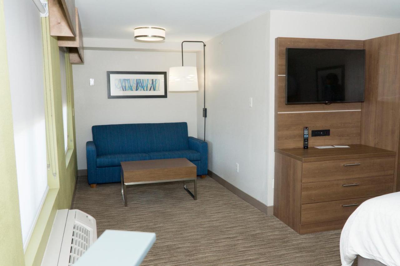 Holiday Inn Express Hotel & Suites Madison By Ihg Eksteriør bilde