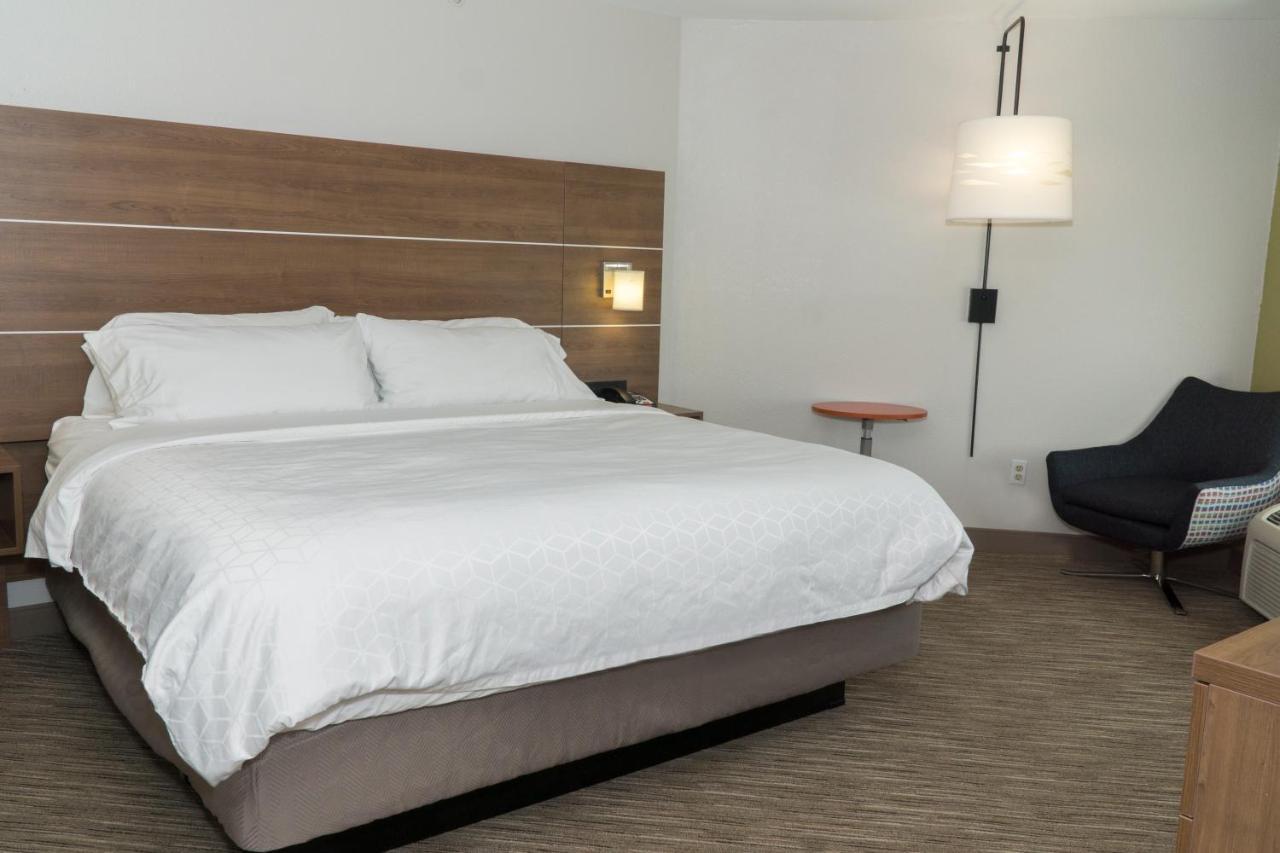 Holiday Inn Express Hotel & Suites Madison By Ihg Eksteriør bilde