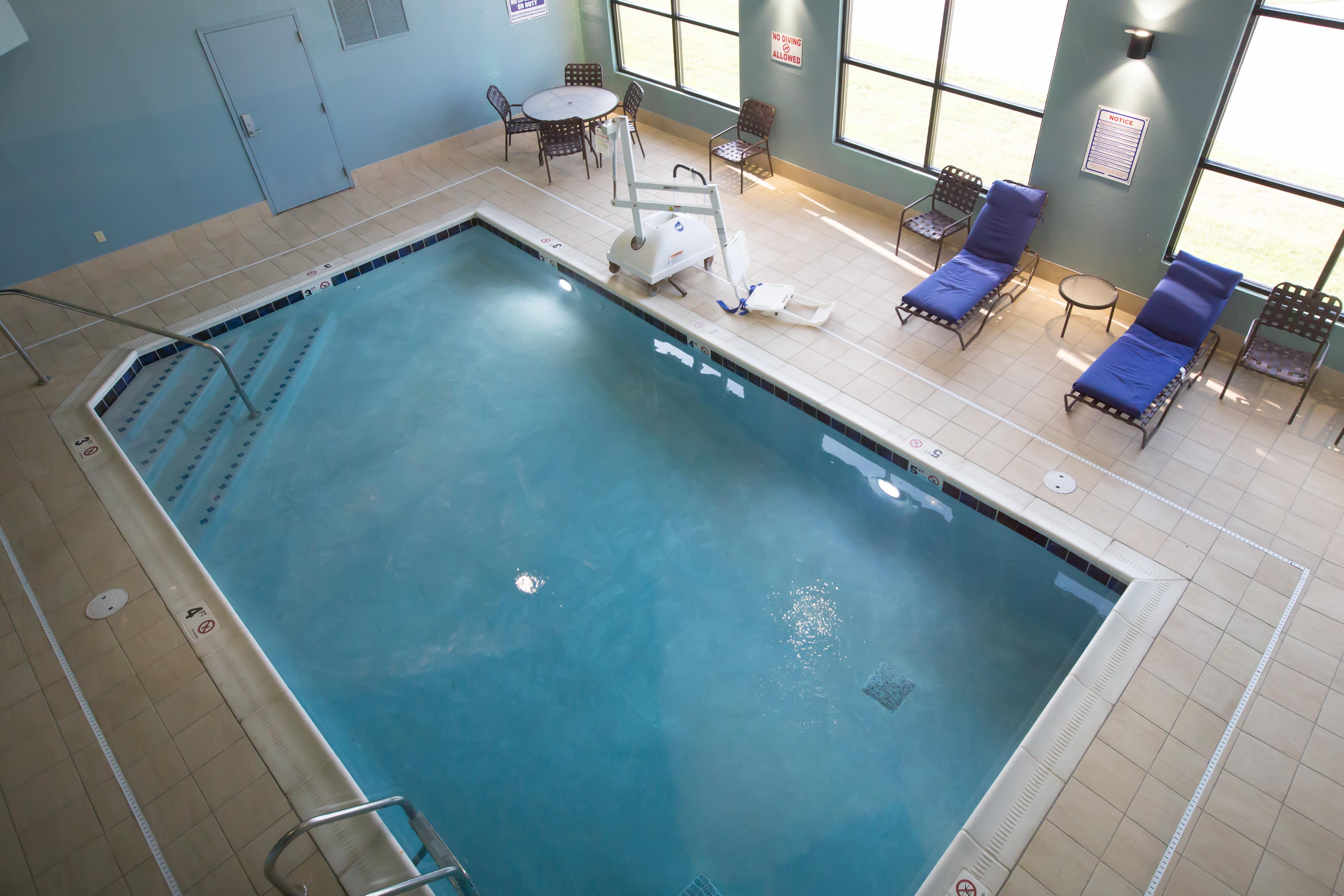 Holiday Inn Express Hotel & Suites Madison By Ihg Eksteriør bilde