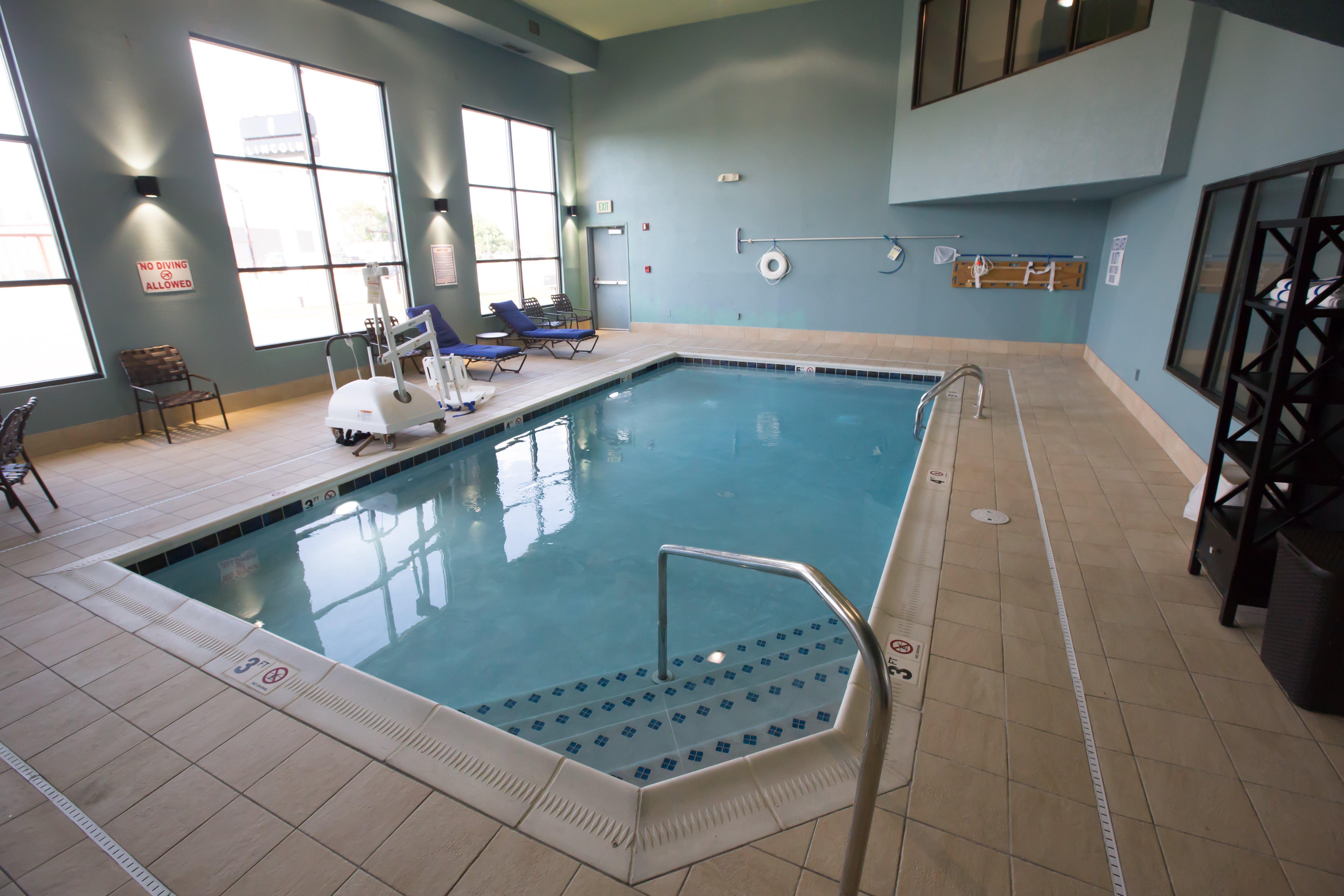 Holiday Inn Express Hotel & Suites Madison By Ihg Eksteriør bilde