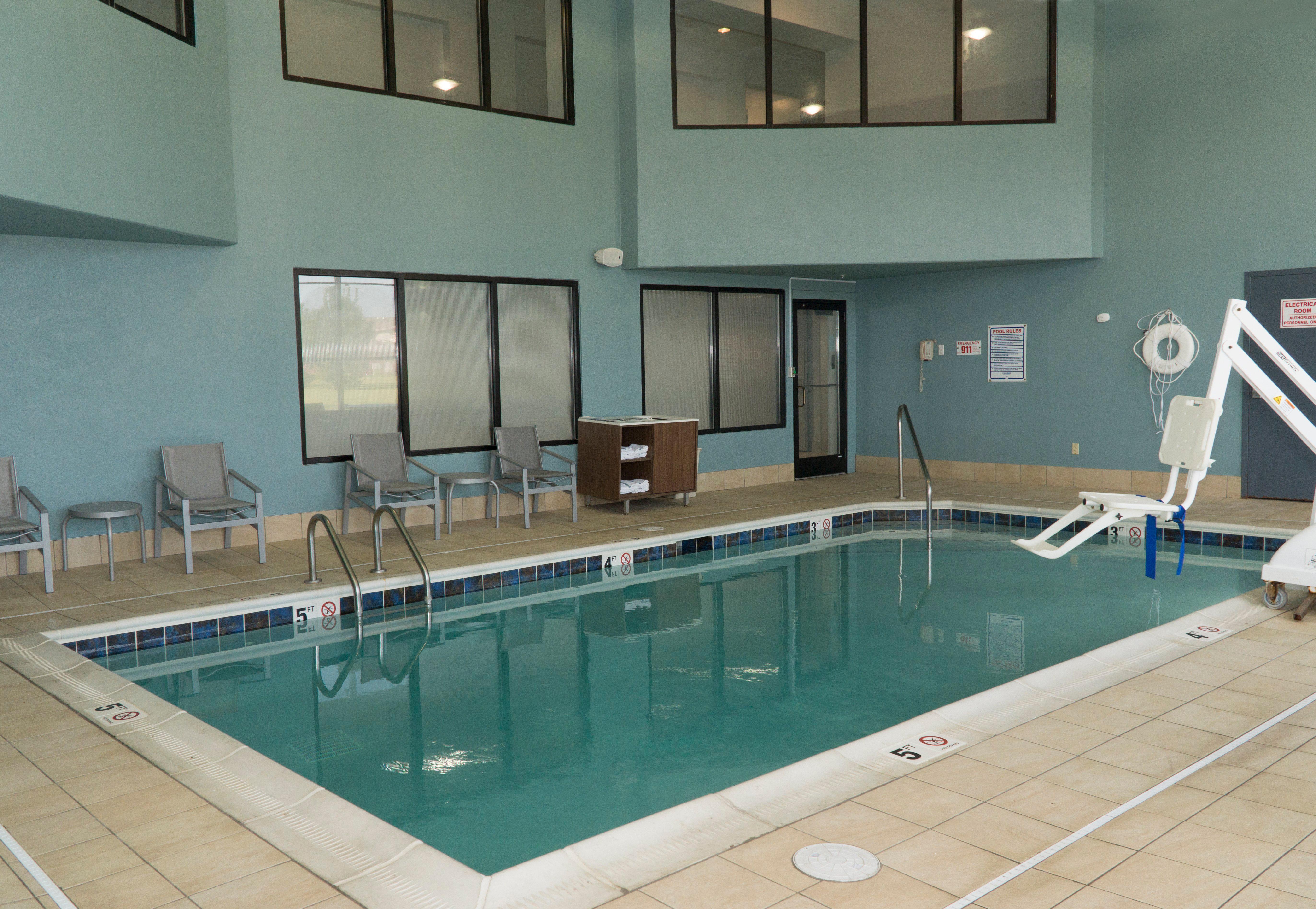 Holiday Inn Express Hotel & Suites Madison By Ihg Eksteriør bilde