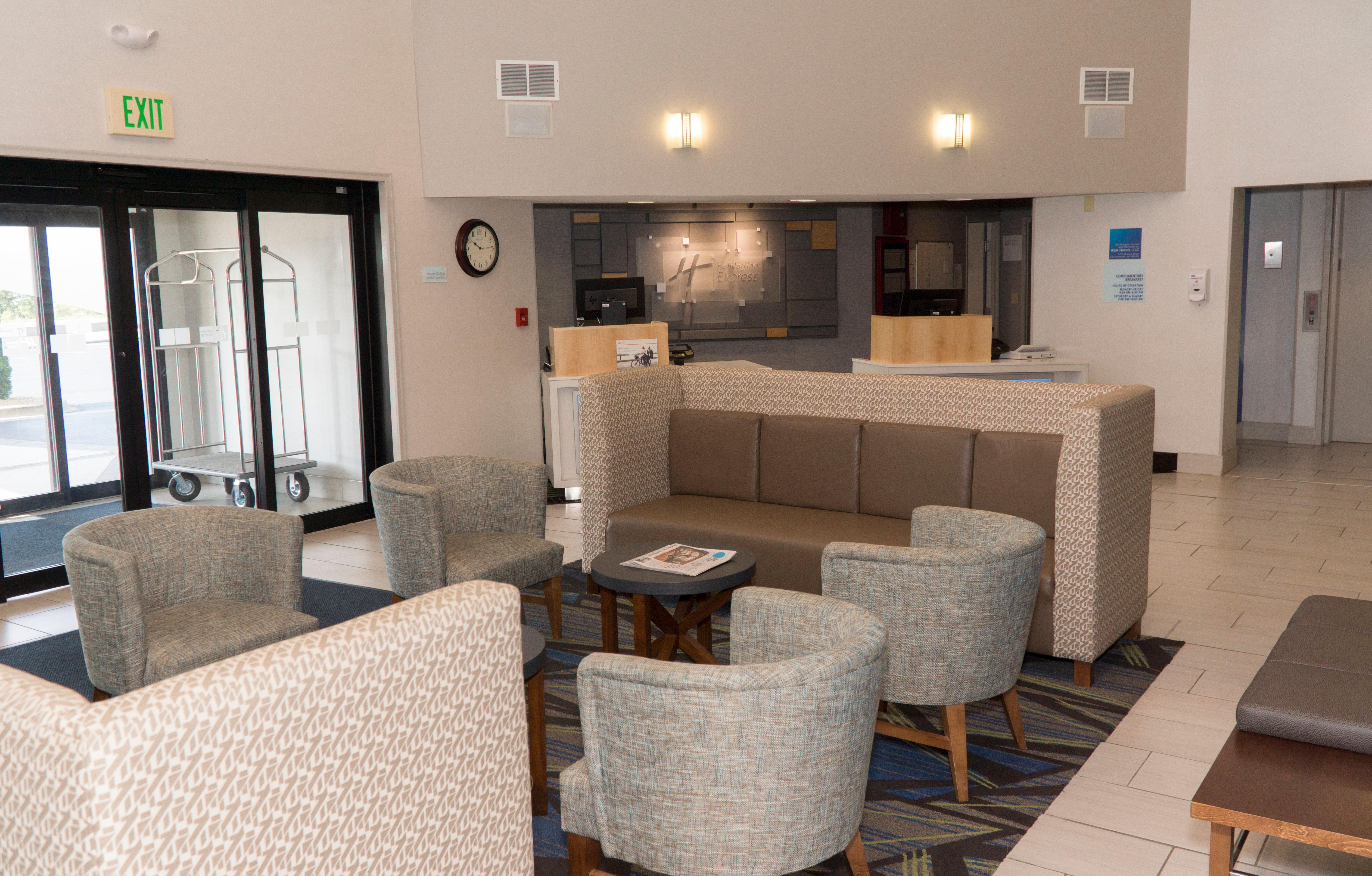 Holiday Inn Express Hotel & Suites Madison By Ihg Eksteriør bilde