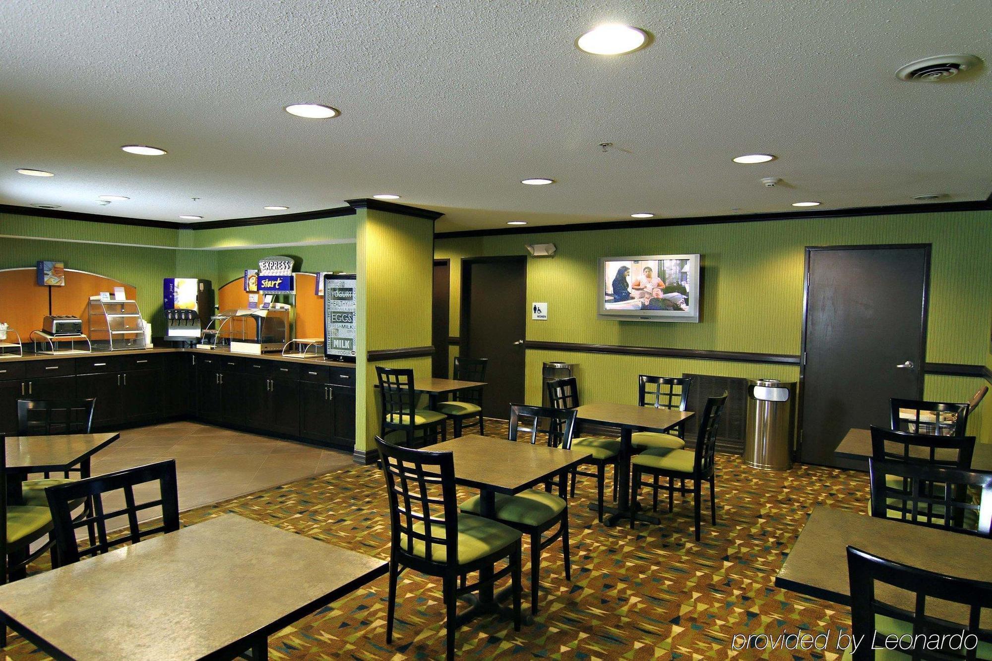 Holiday Inn Express Hotel & Suites Madison By Ihg Eksteriør bilde