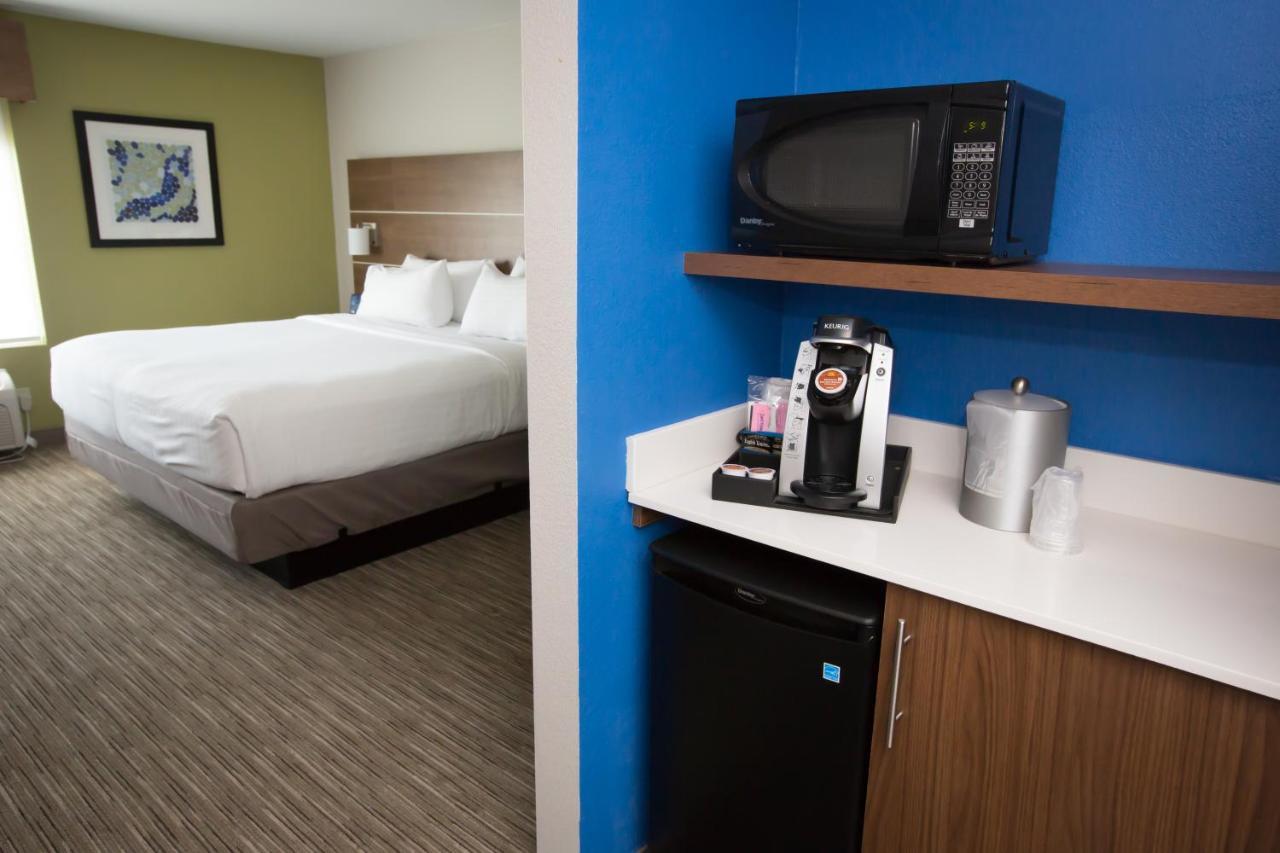 Holiday Inn Express Hotel & Suites Madison By Ihg Eksteriør bilde